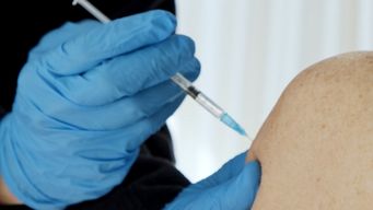 mas de 130.000 vacunas contra la gripe aplicadas en dos semanas; recomiendan viajar con dos dosis del sarampion