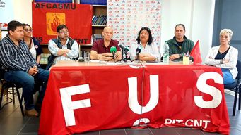 Dirigentes del sindicato de la salud privada en conferencia de prensa. Foto: Marcelo Auyanet, Subrayado.