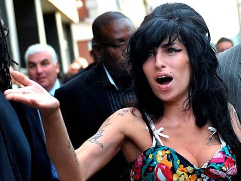 Este lunes sale a la venta el CD póstumo de Amy Winehouse