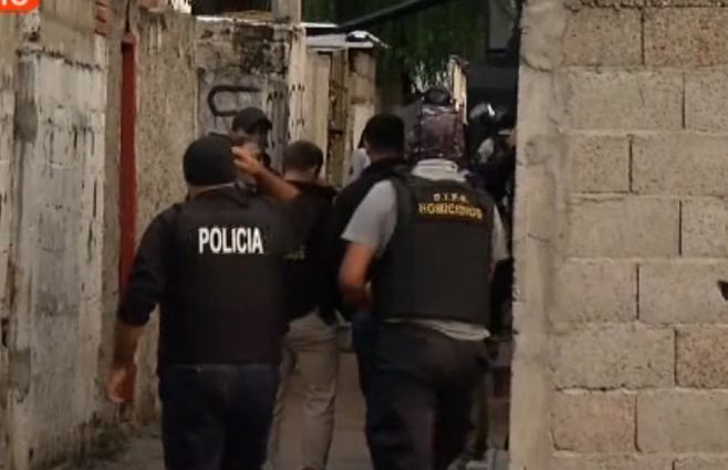 policía-cerro-norte-allanamientos.jpg