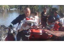 Bomberos rescataron en Artigas a una madre y su bebé de dos meses