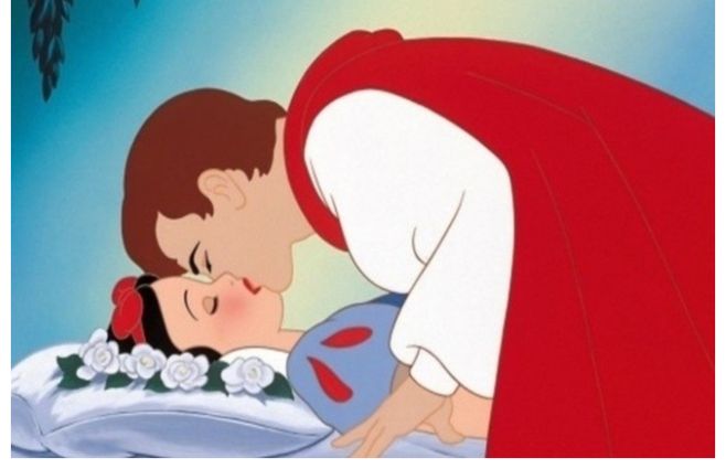 El beso no consensuado, símbolo de la cultura patriarcal