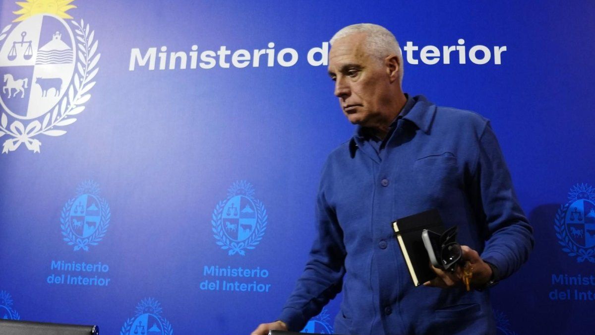 Juez de Faltas le dio dos meses de plazo al ministro Carlos Negro para presentar licencia de conducir vigente