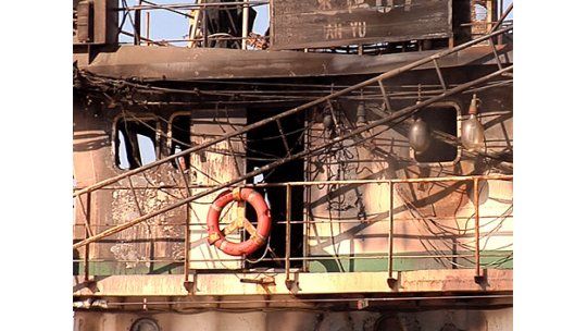 17 asiáticos detenidos tras riña e incendio en buque chino