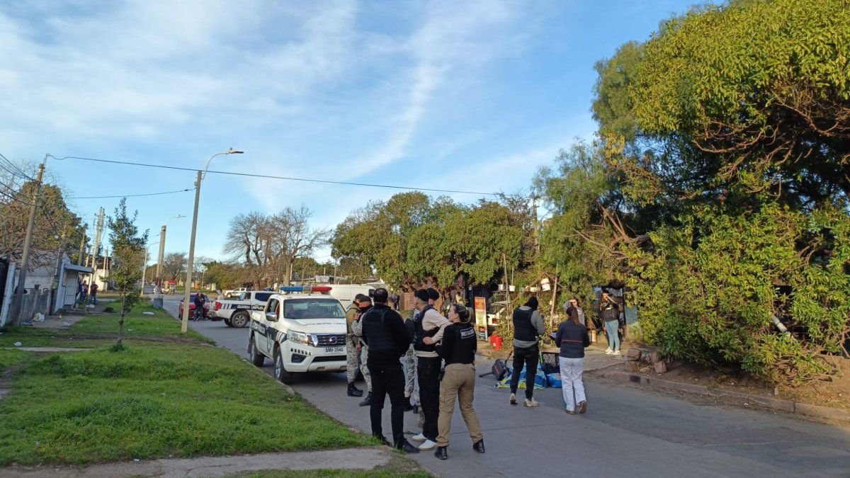 Investigan el homicidio de un hombre de 40 años en el barrio Marconi; circulaba en bicicleta cuando le dispararon