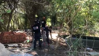 bomberos lograron sacar los cuerpos de los dos trabajadores fallecidos tras caer en un pozo de agua