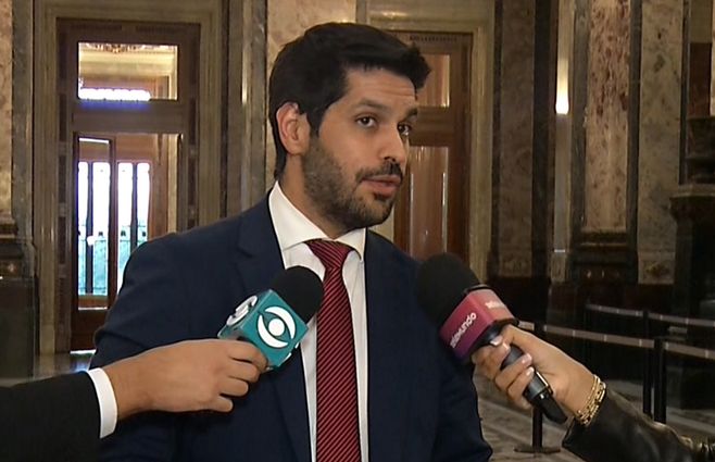 andrés-ojeda-parlamento.jpg