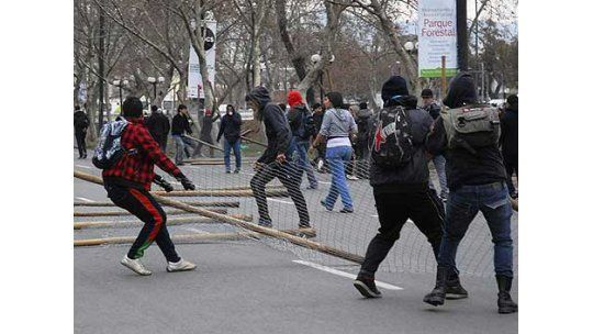 Protestas de estudiantes en Chile dejan más de 500 detenidos