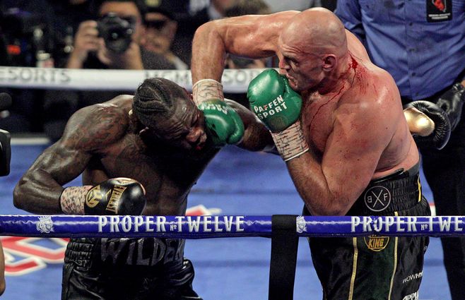 Fury conecta a Wilder. Prevaleció la mejor técnica del británico y su mejor preparación. Fury subió de peso y ganó poder en los puños y potencia en los clinchs respecto a la pelea anterior 