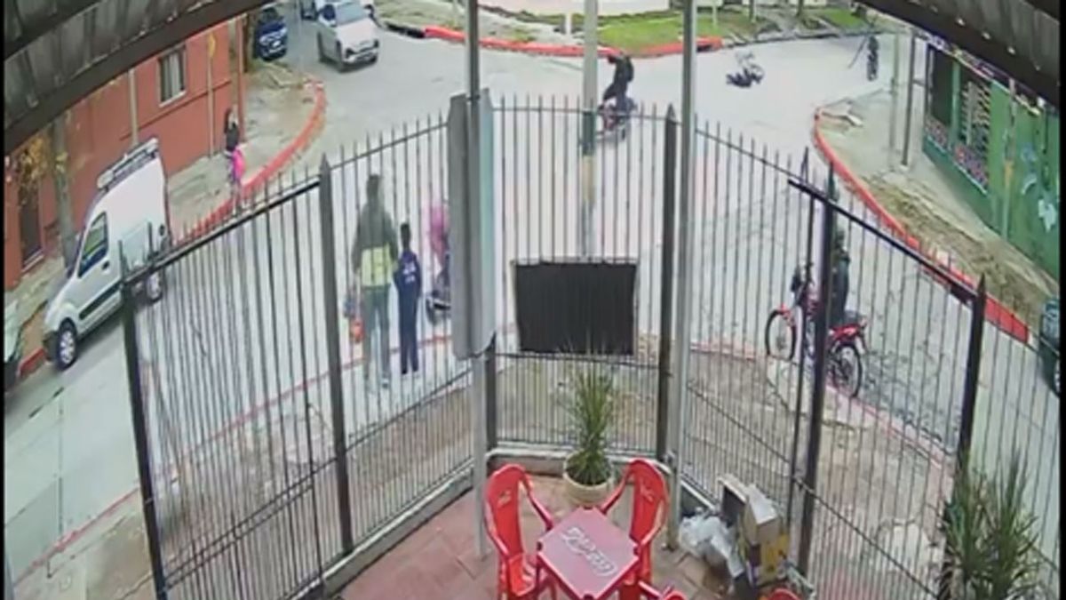 Un hombre de 76 años en bicicleta murió tras ser atropellado de atrás por una moto