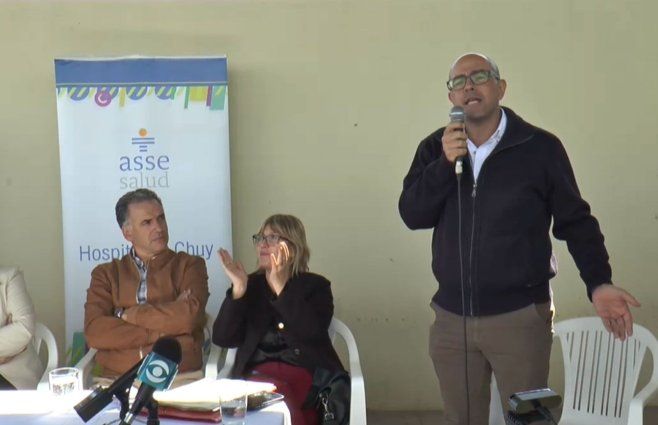 Orsi en una actividad en el Chuy con la ministra Lustemberg y el presidente de ASSE Danza.