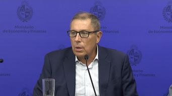 oddone anuncio medidas por baja del dolar; estamos preocupados, sostuvo el ministro