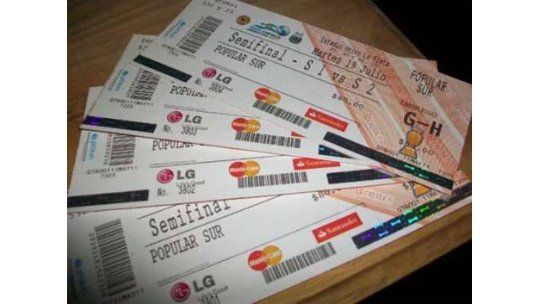 Hinchas argentinos, sin semifinales, venden entradas en Internet