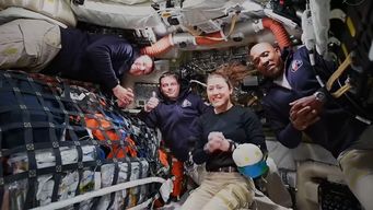 esto no tiene nada de normal: hablaron los astronautas de artemis ii, que ya viajan rumbo a la luna