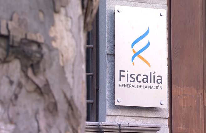 fiscalia-cartel-puerta-fachada-edificio.jpg