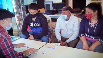 casavalle de pie ensena a adultos a leer y escribir