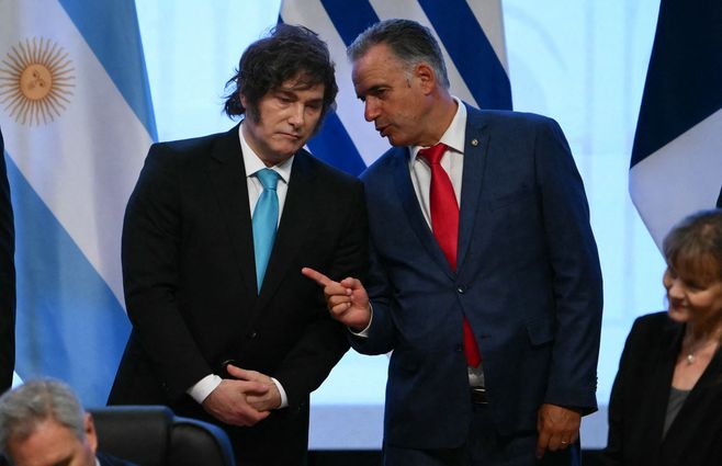 afp-javier-milei-y-yamandu-orsi