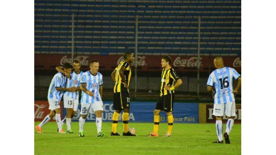 Peñarol perdió con Cerro 0 - 1 en el Centenario