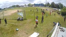 Hubo disparos cerca de una cancha donde niños se preparaban para jugar; cuestionan la respuesta policial