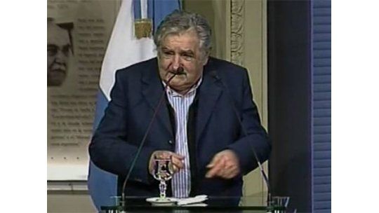 Conflicto con Argentina es un problema de tripas, no de pueblos