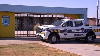 una bala impacto en ventana del liceo impulso; no habia alumnos debido a las vacaciones