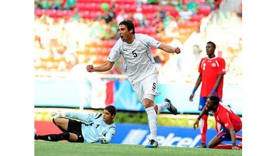 La medalla de bronce es celeste: Uruguay 2 - Costa Rica 1
