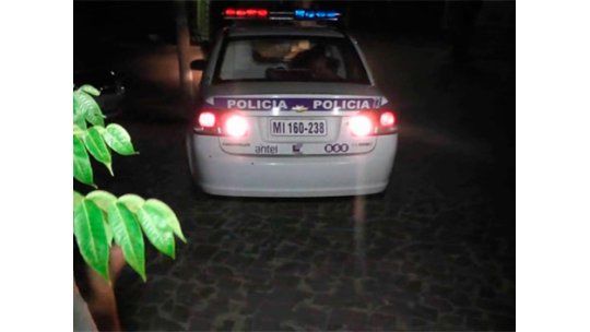 Un hombre mantuvo como rehén a su esposa, la liberó y se suicidó