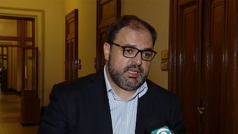 defensa de charles carrera recuso a la fiscal que pidio desafuero; aseguro que no siguio lineamientos de fiscalia