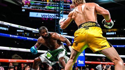 money mayweather volvio otra vez del retiro para dominar a placer al youtuber logan paul