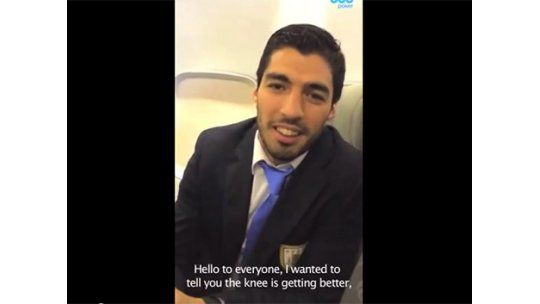 Suárez asegura en un video que la rodilla va muy bien