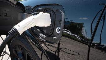 demandan mas puntos de carga ante el aumento de 150% en la venta de vehiculos electricos