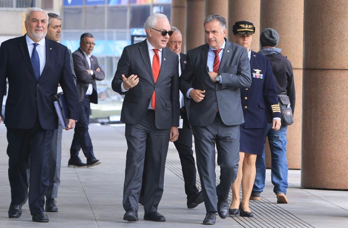 Canciller expresó "felicidad" por la elección de Lula y dijo que la llamada con Orsi tuvo "un toque cariñoso"