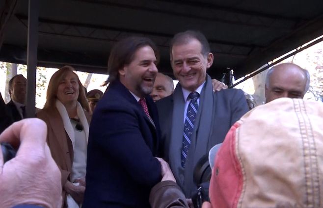 Lacalle-Pou-y-Manini-acto-18-julio.jpg