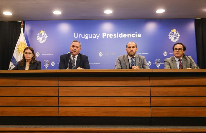 Conferencia de prensa en Torre Ejecutiva. Foto: Foco Uy