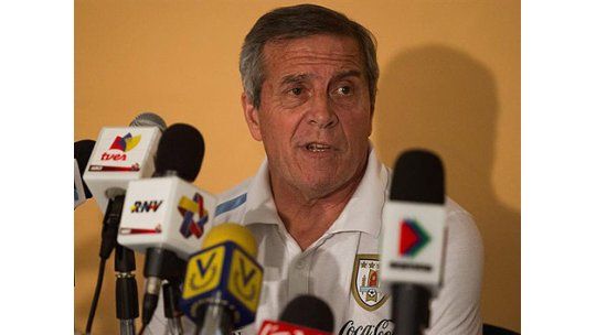 Tabárez confirmó el equipo para enfrentar a Venezuela este martes