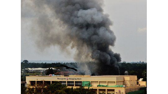 Kenia: sigue ataque islamista a shopping y hay 63 desaparecidos