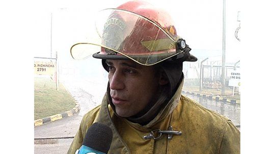 Dificultades para extinguir incendio en Camino Carrasco