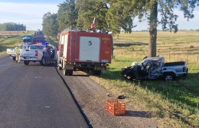 La camioneta donde iba el conductor herido de gravedad tras el choque. Foto: Policía Caminera.
