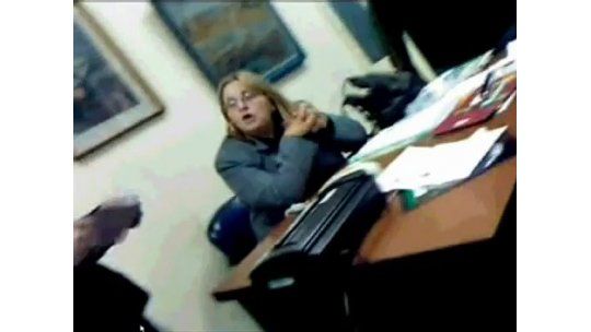 Video muestra a directora del Bauzá discutiendo con alumnos