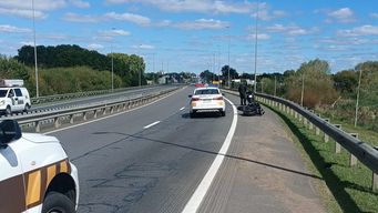 Foto: Policía Caminera. Accidente en ruta 8 cerca de Pando, Canelones.