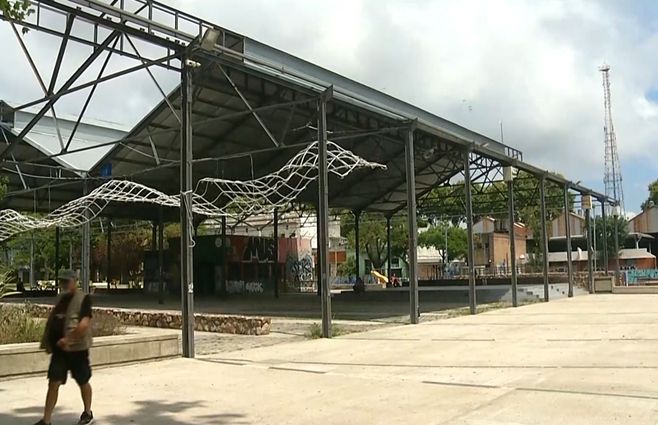 plaza-goes-general-flores-y-reyles