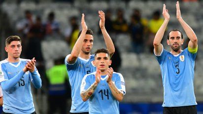 torreira mejora y podria integrar el medio con valverde, bentancur y de arrascaeta