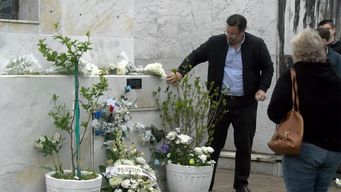 familiares, amigos y dirigentes politicos recordaron a larranaga, a dos anos de su fallecimiento