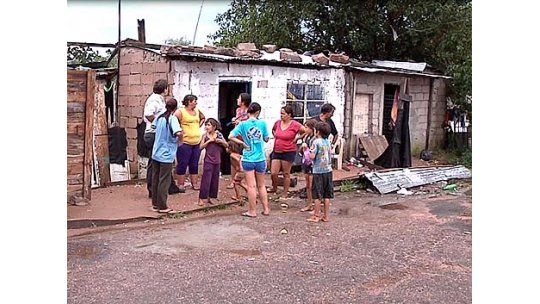 Vecinos de Paso Carrasco y Barrio Municipal piden ayuda