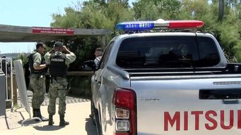 prefectura instalo efectivos en el muelle la pastora para dar rapida respuesta y evitar que incidentes se agraven