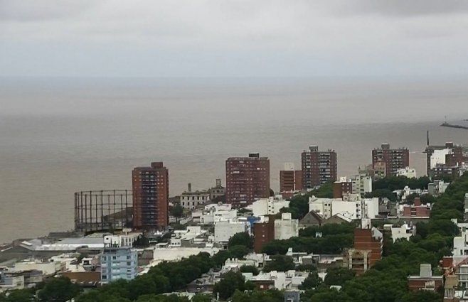 Foto: canal 10. Estado del tiempo en la mañana de este lunes en Montevideo.