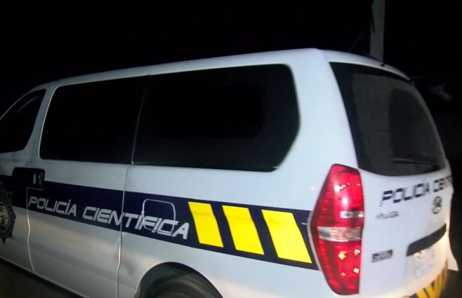camioneta-policial-policía-científica-homicidio-hallazgo-noche.jpg