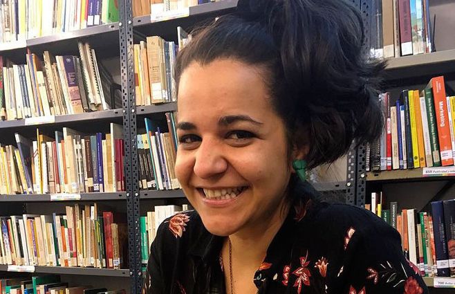 Moizo se inició como manager de grupos de rock, luego trabajó para la ONG El Abrojo. Estudió Licenciatura en Gestión Cultural en el CLAEH.