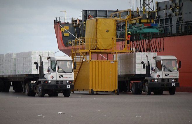 Exportaciones de celulosa desde el puerto de Montevideo. 
