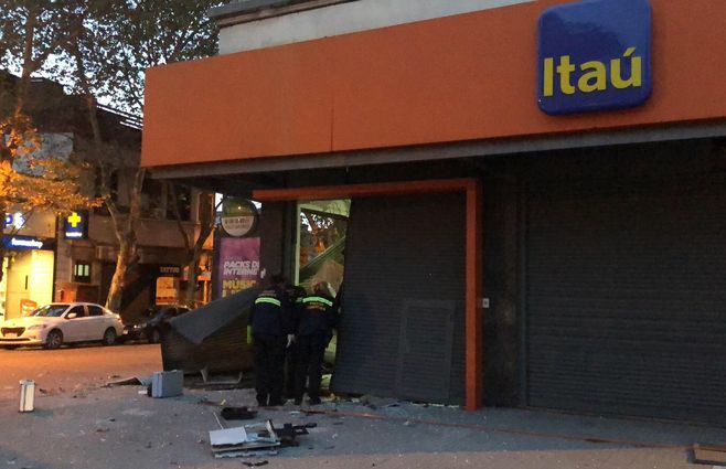 CAJERO-EXPLOTADO-ITAU.jpg